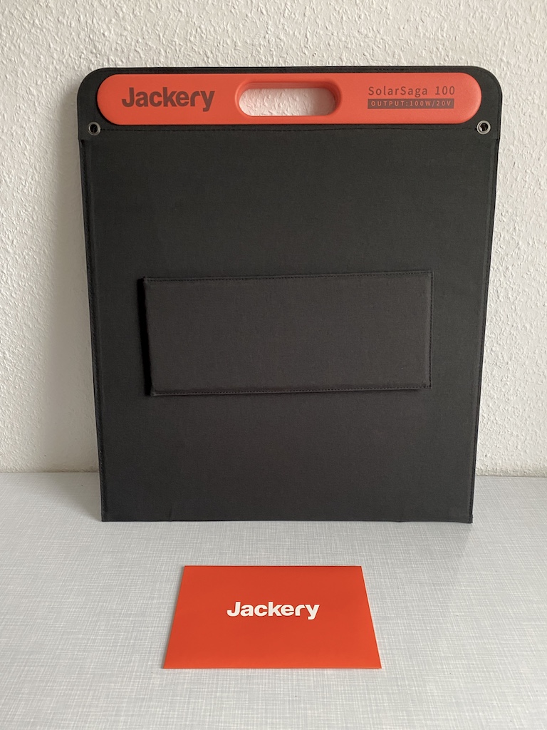 Das Sonnenpanel im zusammengeklappten Zustand