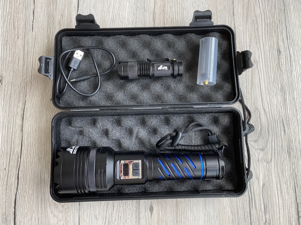 Technische Blackout-Ausrüstung
Taschenlampenset der Firma Beyste