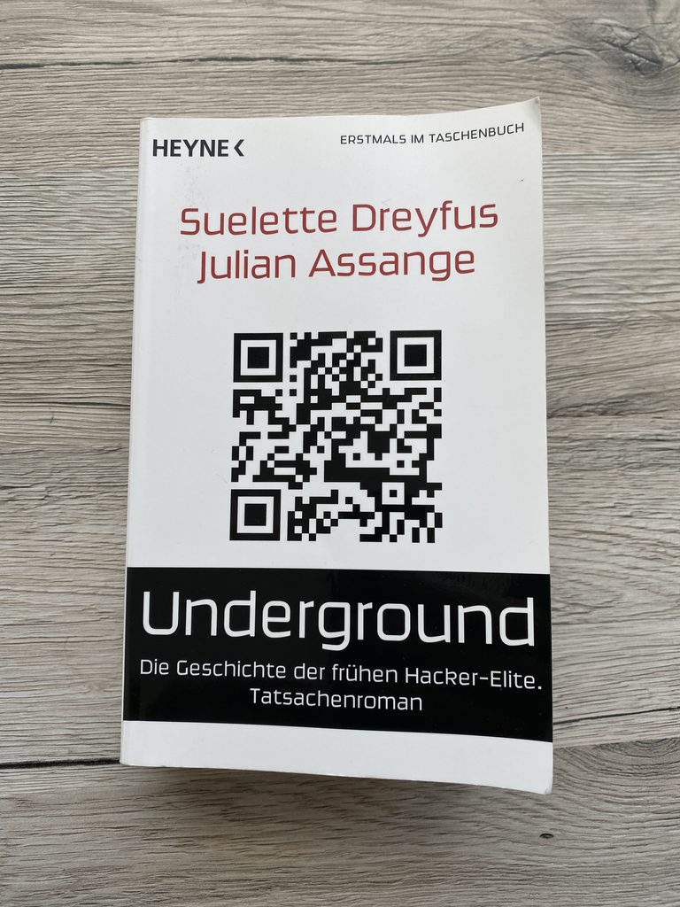 Hacker-Underground.

Die Geschichte der frühen Hacker-Elite. Buchvorderseite.